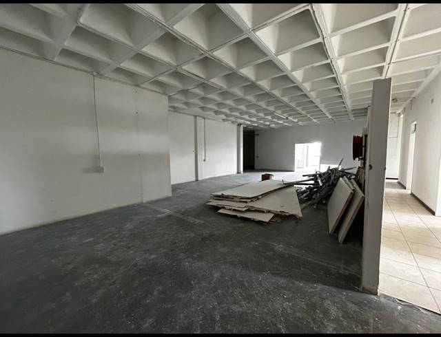 230M² WAREHOUSE TO LET IN WYNBERG
